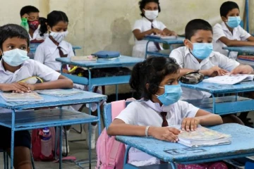 யாழில் மாணவியை  துன்புறுத்திய ஆசிரியர் மீது  பாய்ந்த நடவடிக்கை!