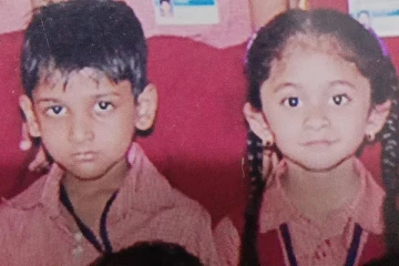 இந்த புகைப்படத்தில் இருக்கும் நட்சத்திரம் யார் தெரியுமா, அட இவரா! தெரிஞ்சா ஷாக் ஆகிடுவீங்க