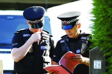 பிரான்ஸில்  பயங்கரம்;  ஒரே இரவில் பதின்ம வயது பெண்  உட்பட மூவரை கொலை செய்த இளைஞன்