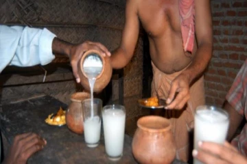 24 நாட்களில் ரூபா 240 கோடிக்கு கசிப்பு அருந்திய இலங்கை ‘குடி’ மக்கள்