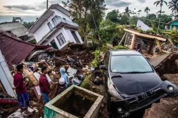 இந்தோனேசியாவை உலுக்கிய சம்பவம்: இதுவரை 268 பேர் உயிரிழப்பு!