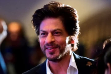 ஷாருக் கான் விமான நிலையத்தில் தடுத்து நிறுத்தம்? இத்தனை லட்சம் அபராதமா