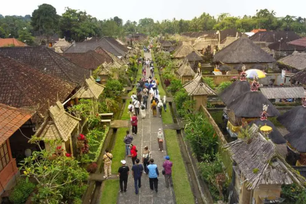 700 ஆண்டுகளாக குற்றமே நடக்கவில்லை - இஸ்லாமிய நாட்டில் உள்ள ஹிந்து கிராமம் | Hindu Village In Indonesia No Crime For 700 Years