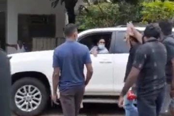 ஆளும் தரப்பு எம்.பிக்கு இளைஞர் குழுவால் இன்று ஏற்பட்ட நிலை (video)