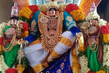 சிவபெருமானை போல் தலையில் பிறைசூடிய பெருமாள் காட்சி கொடுக்கும் இடம் எங்கு தெரியுமா