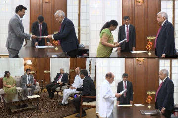 வடக்கு, கிழக்கிற்கு தமிழ் ஆளுநர்கள் - ரணில் முன்னிலையில் பதவிப்பிரமாணம் (படங்கள்)