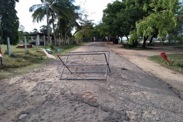 பாசிக்குடா கடற்கரைக்கு   சுற்றுலா பயணிகள் செல்லத்தடை