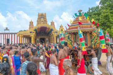 வீழாக்கோலம்பூண்ட யாழ்ப்பாணம்; நல்லூர் கந்தன் கொடிச்சீலை எடுத்துவரும் நிகழ்வு