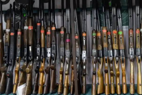 கீவ் - கார்கிவ்வில் நீண்ட வரிசையில் காத்திருக்கும் உக்ரைன் மக்கள்! எதற்காக தெரியுமா? | Russia Ukraine War Kyiv Kharkiv Public Buy Weapons