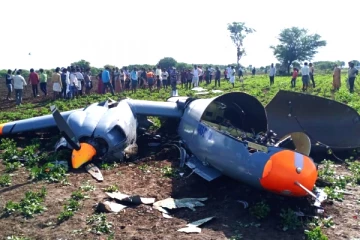 விவசாய நிலத்தில் விழுந்து நொறுங்கிய ஆளில்லா விமானம்; பொதுமக்கள் அதிர்ச்சி