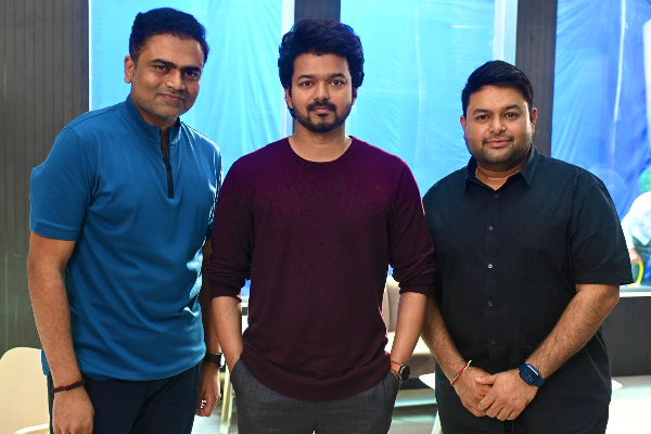 வாரிசு பட ப்ரோமோஷனுக்காக முதல்முறையாக நடிகர் விஜய் செய்யவுள்ள விஷயம்! சூப்பர் அப்டேட் | Vijay Going To Do This For Varisu Movie