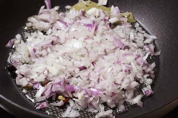 வீட்டில் காலிஃப்ளவர் இருக்கா? இப்படி ஒரு தடவை சமைத்து பாருங்க | How To Make A Cauliflower Gravy