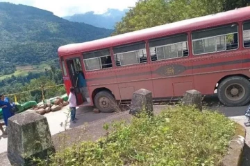 சாரதியின் செயல்பாட்டால் தவிர்க்கப்பட்ட பாரிய விபத்து; உயிர்பிழைத்த 40 பயணிகள்