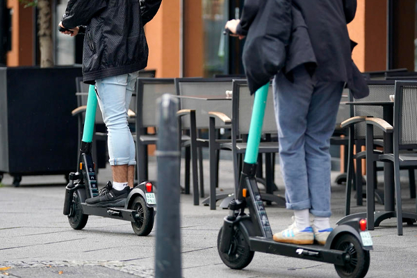 பிரான்ஸில் இனி இதனை பயன் படுத்த முடியாது! | Electric Scooter France Band