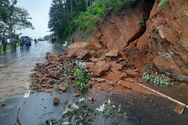 தென்கிழக்கு வங்காள விரிகுடாவில் உருவாகியுள்ள புதிய காற்றுச் சுழற்சி! அடுத்த 48 மணி நேரத்தில்... | Rain In Sri Lanka Land Slide Warning தென்கிழக்கு வங்காள விரிகுடாவில் உருவாகியுள்ள புதிய காற்றுச் சுழற்சி! அடுத்த 48 மணி நேரத்தில்... | Rain In Sri Lanka Land Slide Warning
