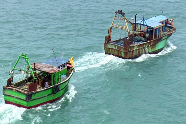 அந்தமானில் சிக்கித் தவிக்கும் கல்குடா கடற்றொழிலாளர்களை மீட்குமாறு கோரிக்கை! | Fishermen Stranded In Andaman