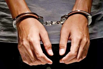 இலங்கையில் மர்ம பொருளுடன் ஒருவர் கைது