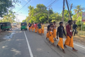 மூவின இளைஞர் யுவதிகள் பங்கேற்கும் தேசிய கதிர்காம யாத்திரை நிகழ்வு (Video)
