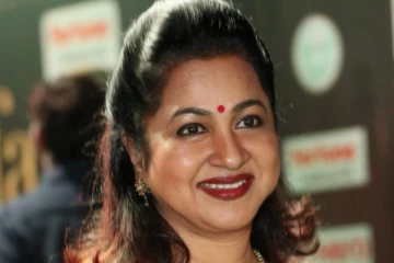 தனது முதல் படத்தின் முதல் நாளில் எடுக்கப்பட்ட புகைப்படங்களை பகிர்ந்த ராதிகா! வாவ் எப்படி இருக்கிறார் தெரியுமா? தீயாய் பரவும் புகைப்படம்