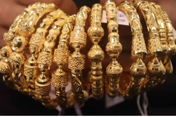 தங்க நகைகள் அணிவதன் அறிவியல் உண்மைகள்....இவ்வளவு நன்மைகளா? | Nail Polish Sites Effects