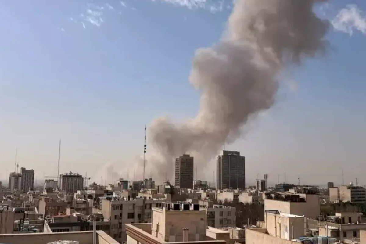 குவைட் மீது ஈரான் ஏவுகணை தாக்குதல் | Iran Launches Missile Attack On Kuwait