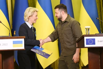 வரலாற்று சிறப்பு நாள் - உக்ரைனுக்கு ஐரோப்பிய ஒன்றிய வேட்பாளர் அந்தஸ்து