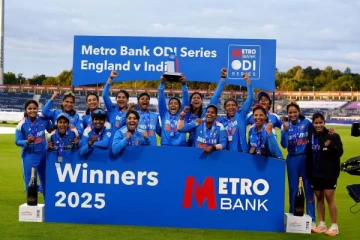 இங்கிலாந்துக்கு சொந்த மண்ணில் அடிகொடுத்த இந்திய மகளிர்படை! இரண்டு தொடர்களைக் கைப்பற்றி சாதனை