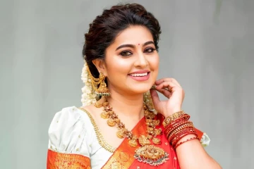 துளி கூட மேக்கப் போடாமல் இருக்கும் நடிகை சினேகா.. 41 வயதில் இவ்வளவு அழகா