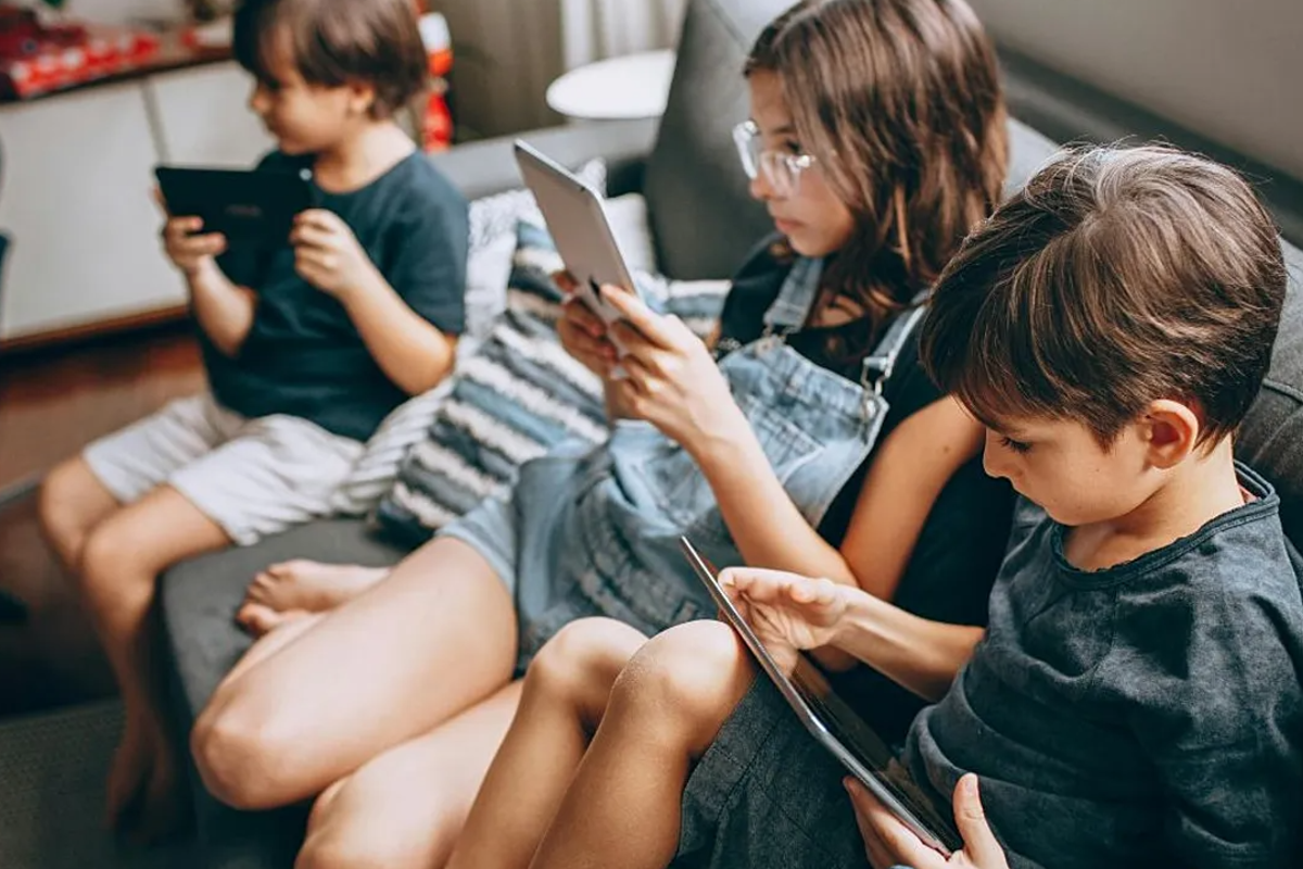 இந்தியாவில் சிறுவர்கள் சமூக ஊடக பயன்பாட்டிற்கு தடை! | Ban On Social Media Use For Children In India