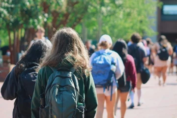 பல்கலைக்கழக மாணவர்கள் மீது தாக்குதல்