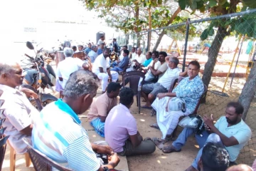 சட்டவிரோத கடற்றொழில்களுக்கு எதிராக தொடர் கவனயீர்ப்பில் ஈடுபட்டுள்ள முல்லைத்தீவு கடற்றொழிலாளர்கள்