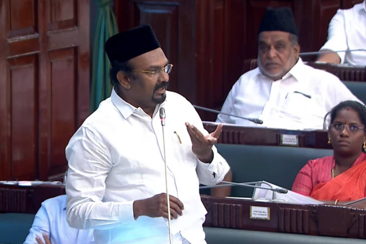 திமுக எம்.பியின் ஹொட்டலில் அடைத்து மிரட்டப்பட்ட 2 எம்.எல்.ஏ.க்கள் - சட்டமன்றத்தில் சொன்ன அமைச்சர் | Aadhav Says 2 Iuml Mla S Hostage In Dmk Mp Hotel திமுக எம்.பியின் ஹொட்டலில் அடைத்து மிரட்டப்பட்ட 2 எம்.எல்.ஏ.க்கள் - சட்டமன்றத்தில் சொன்ன அமைச்சர் | Aadhav Says 2 Iuml Mla S Hostage In Dmk Mp Hotel