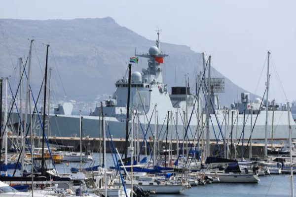 உலகளாவிய பதற்றம்! பயிற்சியில் இறங்கிய போர் கப்பல்கள் | Chinese Russian And Iranian Warships Southafrica உலகளாவிய பதற்றம்! பயிற்சியில் இறங்கிய போர் கப்பல்கள் | Chinese Russian And Iranian Warships Southafrica