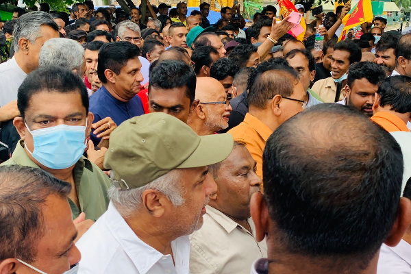 கொழும்பு பொலிஸாரின் இரகசிய முடிவால் பிசுபிசுத்த போராட்டம் | Vigorous Struggle In Colombo