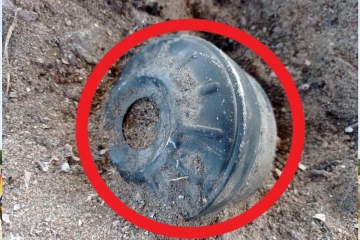 யாழ்ப்பாணம் ஆழியவளையில் மணலில் புதைந்துள்ள மர்மப் பொருளால் பரரப்பு