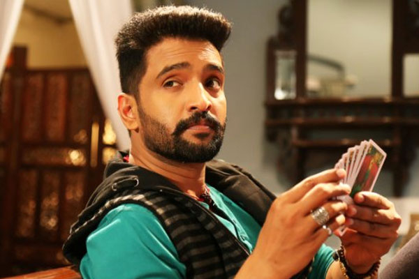 மாபெரும் வெற்றியடைந்த படத்தின் மூன்றாம் பாகத்தை எடுக்க முடிவு செய்த சந்தானம்.. எதிர்பார்ப்பில் ரசிகர்கள் | Santhanam Decided To Take Superhit Movie 3Rd Part