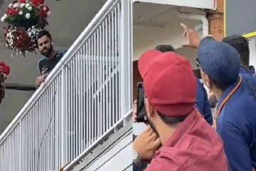 இதெல்லாம் வேணாம்… வம்பிழுத்த  ரசிகர்கள் : பதிலடி கொடுத்த விராட்