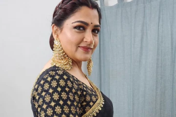 ஆளே அடையாளம் தெரியாமல் மாறிய நடிகை குஷ்பூ.. வைரல் புகைப்படங்கள்