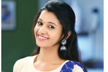 மேகமோ அவள் மாய பூ திரள் : ப்ரியா பவானிசங்கர்  வெளியிட்ட வேற லெவல் ஒர்க்கவுட் வீடியோ