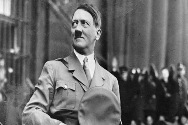 ஹிட்லருக்கு சொந்தமான கைக்கடிகாரம் எலத்திற்கு.! | A Watch That Auction To Hitler