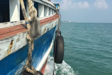 சட்டவிரோதமாக நாடு திரும்பிய தாய் மற்றும் பிள்ளைகள் யாழில் கைது!