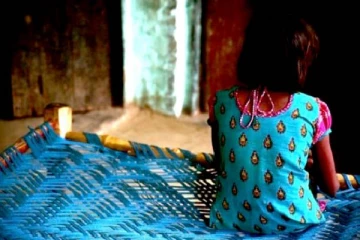 நான்கு வருடங்களாக சித்திரவதைக்கு உட்படுத்தப்பட்ட இளம் யுவதி!