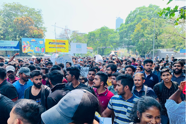 பயங்கரவாதிகள் என்றால் பாதை மாறி விடும் - வெளியாகிய எச்சரிக்கை | Students Who Fight Non Violently As Terrorists