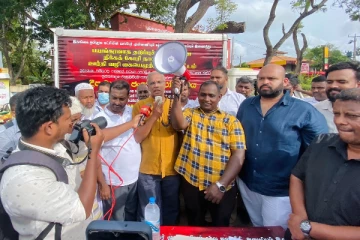 புத்தளத்தில் இடம்பெற்ற கையெழுத்து திரட்டும் நடவடிக்கை(Photos)