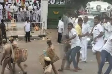 அதிமுக அலுவலக கலவரத்தில் திருடப்பட்ட ஆவணங்கள் மீட்பு : சிபிசிஐடி தகவல்