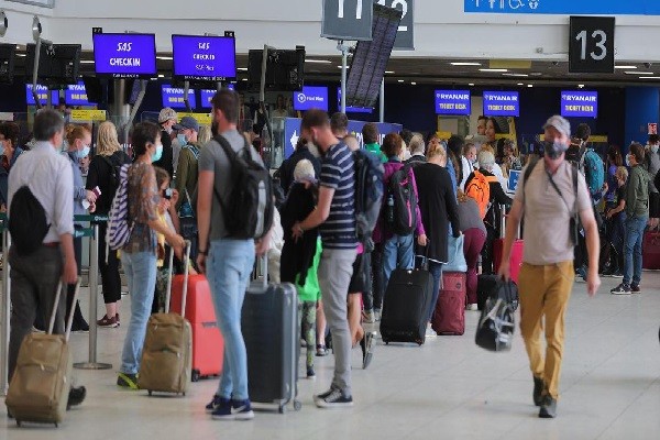 இலங்கைக்கு வருகை தரும் சுற்றுலாப் பயணிகளின் எண்ணிக்கையில் ஏற்பட்டுள்ள மாற்றம்! | Increase In The Number Of Tourists Visiting Sl