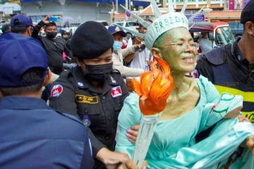 நீதி தேவதைக்கே சிறைத்தண்டனை விதித்த நீதிமன்றம்!