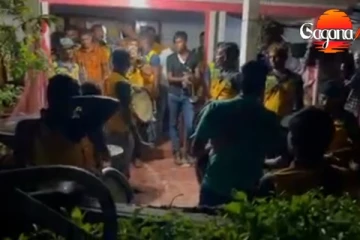 ගමක් දෙවනත් වෙන්න කොල්ලෝ ටිකක්  අනසතු ඔබ ගීතය පපරේ සද්දෙට ගැහුව හැටි.. (VIDEO )