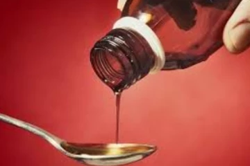 ගැම්බියාවේ ළමයින් 70 දෙනෙකු මරු කැඳ වූ කැස්ස සිරප් ගැන මෙරට ඔසුසැල් හිමියන් කියන දේ..