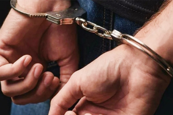 தேங்காய் திருடிய குற்றச்சாட்டில் கைதான இராணுவச் சிப்பாய்! | Army Soldier Arrested For Stealing Coconuts